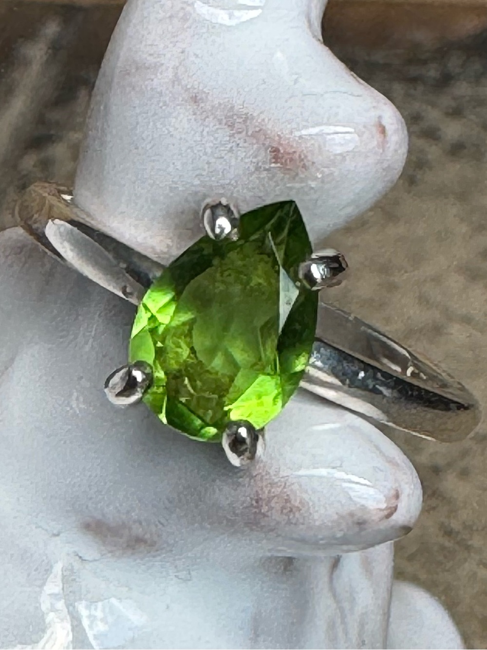 Teardrop Peridot Ring NWOT